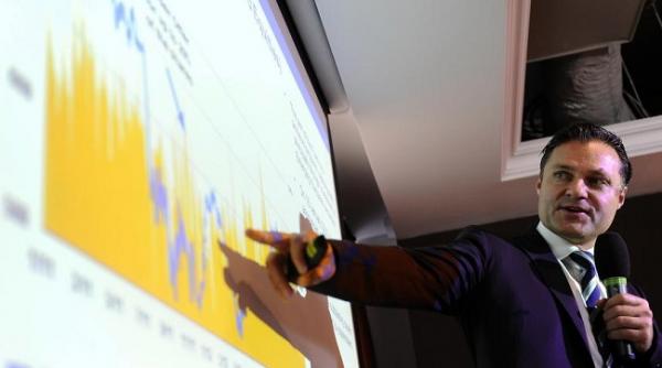 cu 1 800 de euro investi i la inceput de 2013 in vedeta anului pe bursa un investitor avea bani de logan inaintea craciunului