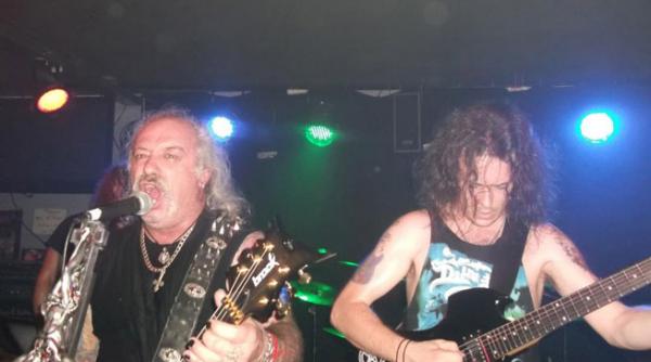 inedit craciun de metale foarte grele cu grupul hobbs angel of death din australia