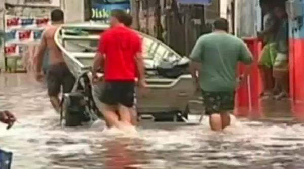 inundatiile catastrofale au provocat 44 de morti in brazilia 60 000 de oameni au petrecut craciunul in adaposturi
