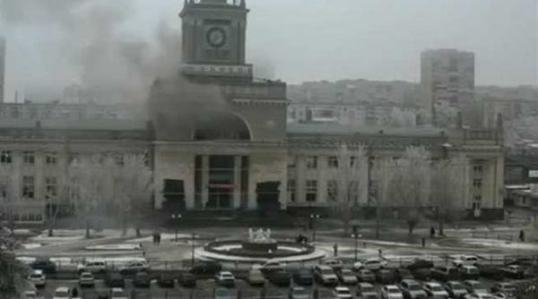 cel putin 18 morti intr un atac cu bomba sinucigas in gara din volvograd video