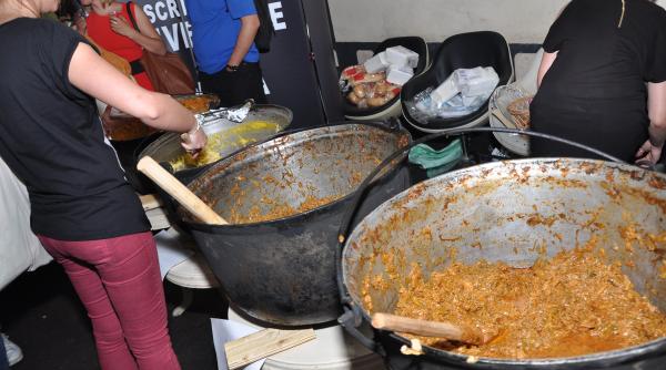 cantarea romaniei defaimarea occidentului 24 la placinte inainte