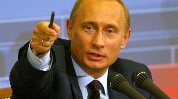 vladimir putin rupe traditia si vine cu doua mesaje de anul nou