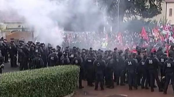 directorii goodyear luati ostatici de sindicat in urma disputei privind inchiderea fabricii din amiens nord