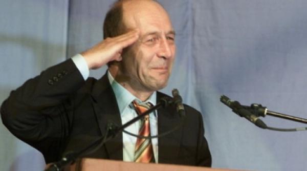 presedintele traian basescu nu ne a promis ca vom trai bine doar ne a salutat sa traiti bine video