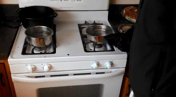 a aruncat apa fiarta afara la 30 de grade celsius ce s a intamplat e uimitor video