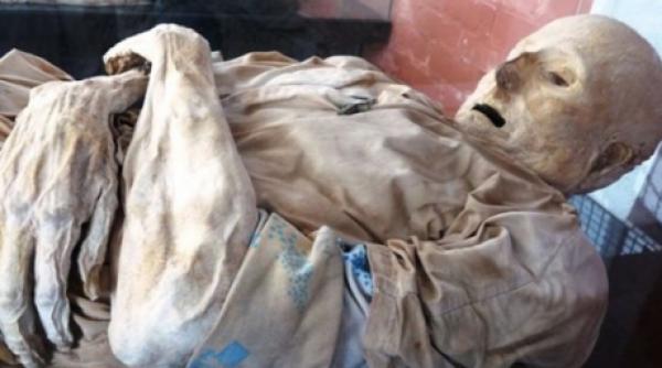 un cimitir transforma mortii in mumii afla care adevarul din spatele misterului