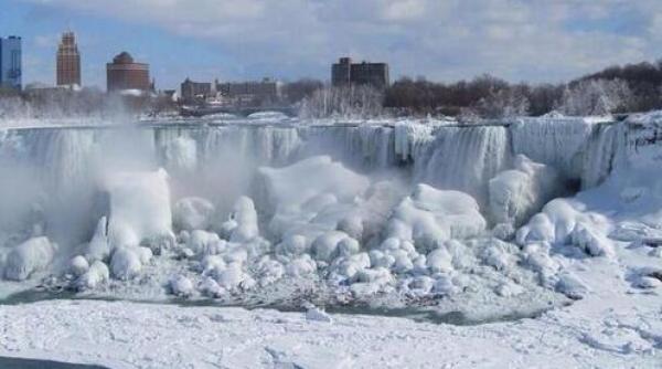 gerul cumplit care a lovit sua si canada a inghetat cascada niagara vezi imagini incredibile video