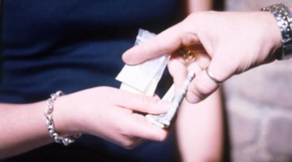 cum reactioneaza parintii cand copiii lor le spun ca sunt dealeri de droguri