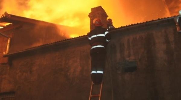 mai multe magazine din capitala au luat foc