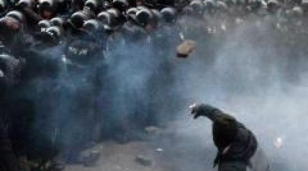 ucraina in lanturi legi noi impotriva manifestatiilor