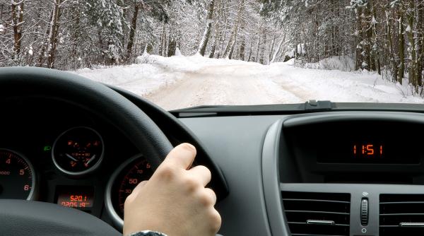 cum sa conduci iarna sfaturi condus sfaturi iarna polei viscol ninsoare