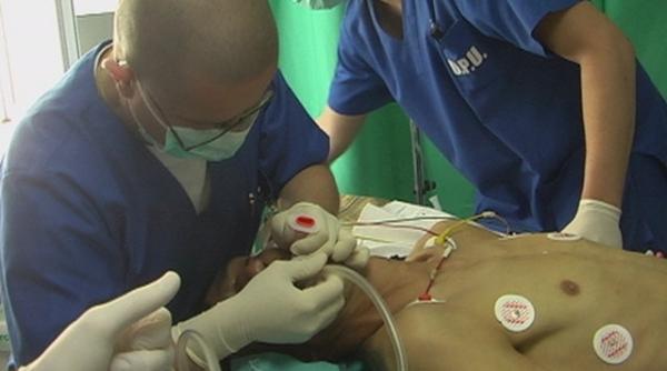 daca ajung la timp salvatorii ii aduc la viata chiar si pe muribunzii hipotermici record la iasi 21 de grade temperatura corpului si a trait