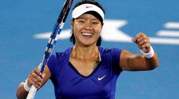 na li a castigat openul australiei jucatoarea chineza de tenis a batut o pe slovaca dominika cibulkova