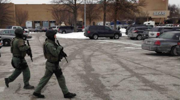 nou atac armat in sua doi tineri ucisi intr un mall de un atacator care s a sinucis