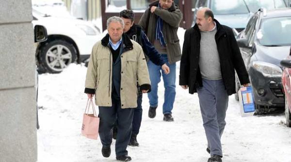 ilie carabulea ridicat de dna pentru mita si trafic de influenta patronul carpatica asigurari a fost condamnat in 2012 la 1 5 ani de inchisoare cu executare tot pentru dare de mita