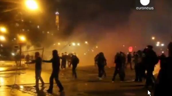 ziua furiei a degenerat in violente la paris 250 de arestati si 12 politisti raniti video