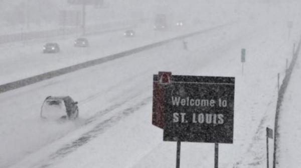 stare de urgenta in patru state americane din cauza ninsorilor puternice si a gerului video