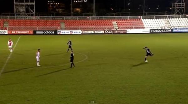 fotbal lovitura libera groaznica video