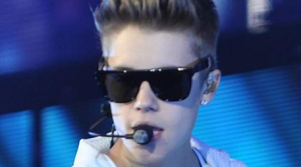 justin bieber lovire sofer limuzina