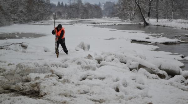 aglomerare gheturi raul bistrita fenomen atipic revarsari