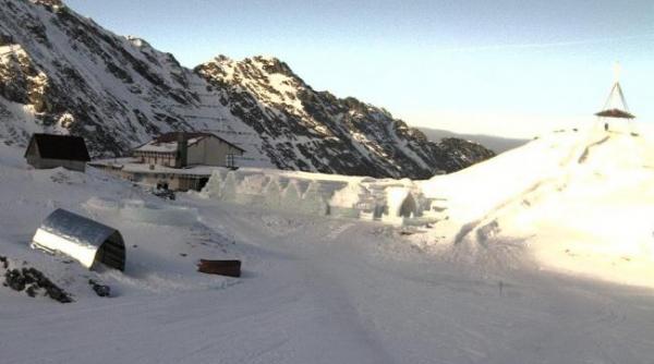 la balea lac cazarea in iglu e mai scumpa decat cea din hotelul de gheata