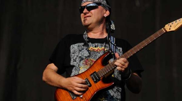 rezident ex doua premii maximum rock