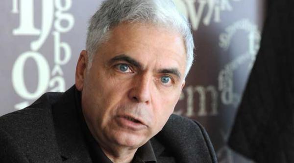 exclusiv exclusiv documente stratfor publicate de wikileaks fost coleg cu actualul presedinte fost ministru de externe contactat pentru a lamuri izolarea internationala a lui traian basescu