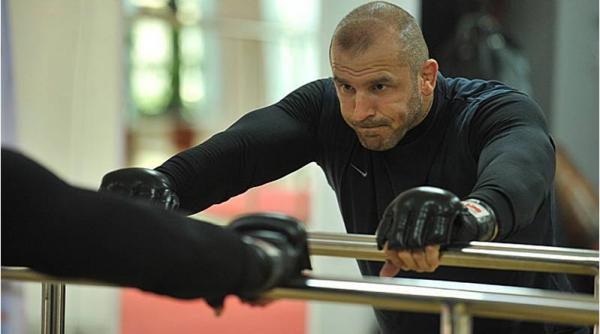 catalin zmarandescu facut ko intr un stil rusinos in anglia