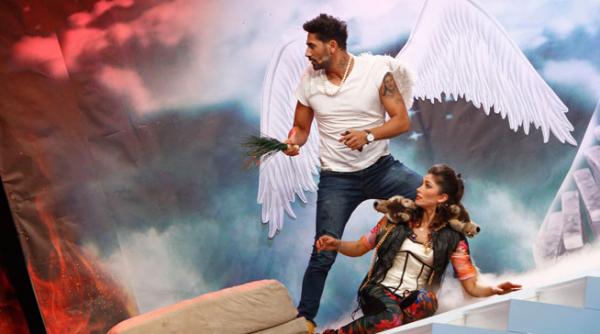 connect r daca mi pun penele astea colorate in spate o sa zica lumea ca umbli cu cioara vopsita