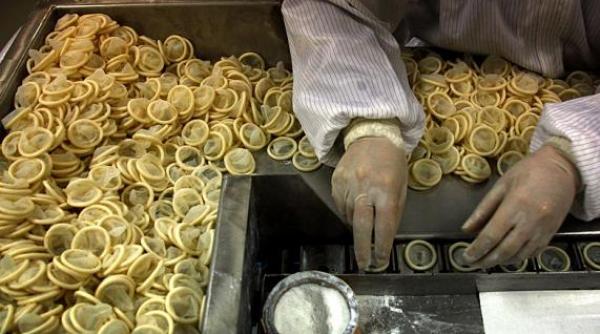 prezervative pentru sportivii de la soci este normal ca relatiile sa devina mult mai apropiate in spatele usilor inchise