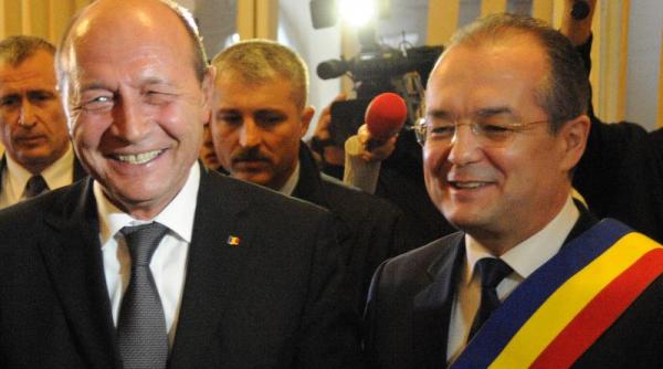 basescu participa la o dezbatere organizata de miscarea populara la cluj alaturi de primarul boc