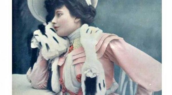 doamnele chic se intalnesc la casa pogor