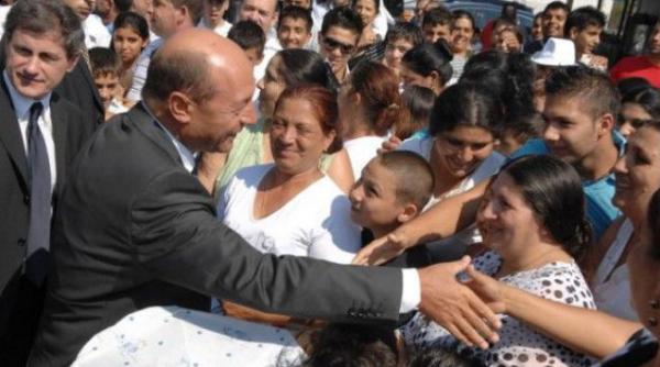 recidivistul traian basescu amendat de cncd pentru afirmatiile la adresa romilor nomazi