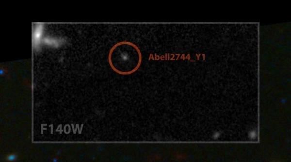 telescop orbital hubble galaxie descoperire abell 2744 y1
