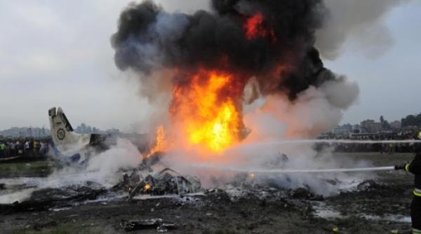 tragedie aviatica algeria echipe interventie supravietuitor