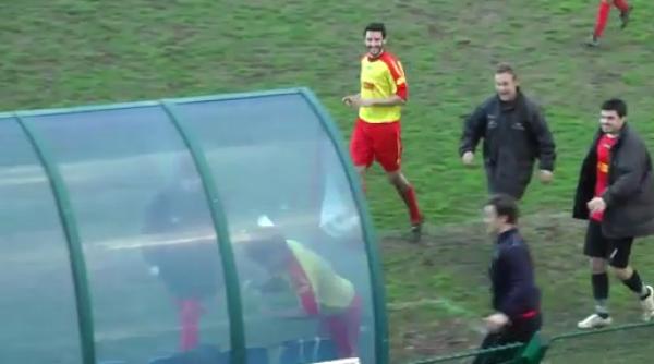 cum se celebreaza marcarea unui gol de catre amatorii italieni video