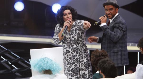 alex velea la te cunosc de undeva i pentru mine a fost un oc sa ma vad transformat in monica anghel