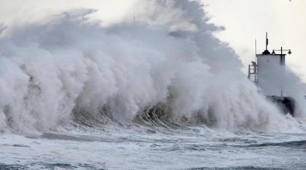 in marea britanie a fost emis cod rosu de vant puternic autoritatile vorbesc despre o criza naturala fara precedent