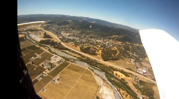 video viral ce filmeaza o camera gopro care cade dintr un avion vezi imagini unice
