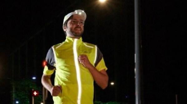 propunere controversata pietonii ar putea fi obligati sa poarte accesorii reflectorizante