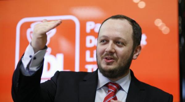 vicepresedintele partidului miscarea populara adrian papahagi se retrage din viata politica