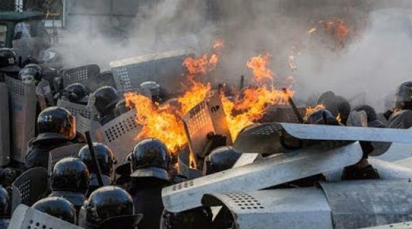 ucraina este in pragul razboiului civil occidentalii sunt raspunzatori pentru aceasta situatie parlamentar rus