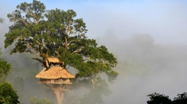 hoteluri spectaculoase de la un castel de nisip la un turn medieval si pesteri