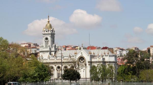 uluitor o biserica de fier pe armul bosforului i eiffel a construit biserici de fier