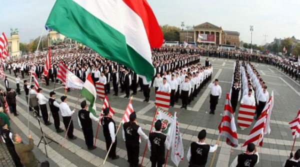 mai multi politicieni parasesc ppmt din cauza extremismului si a apropierii de jobbik