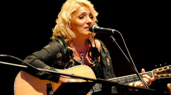 maria gheorghiu si fluturii la aida cafe