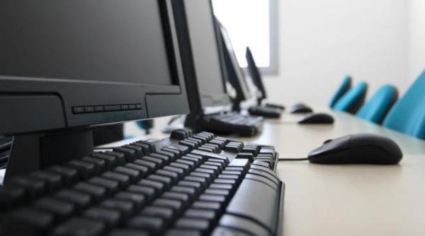 firmele dispuse sa restructureze nu sa investeasca