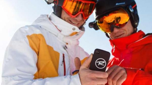 schi cu prudenta si casca