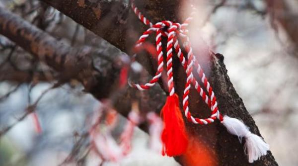 daruieste o icoana de martisor o campanie social filantropica la biserica sf pantelimon foisorul de foc