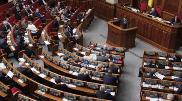 arseni iateniuk desemnat premier interimar al guvernului de coalitie nationala